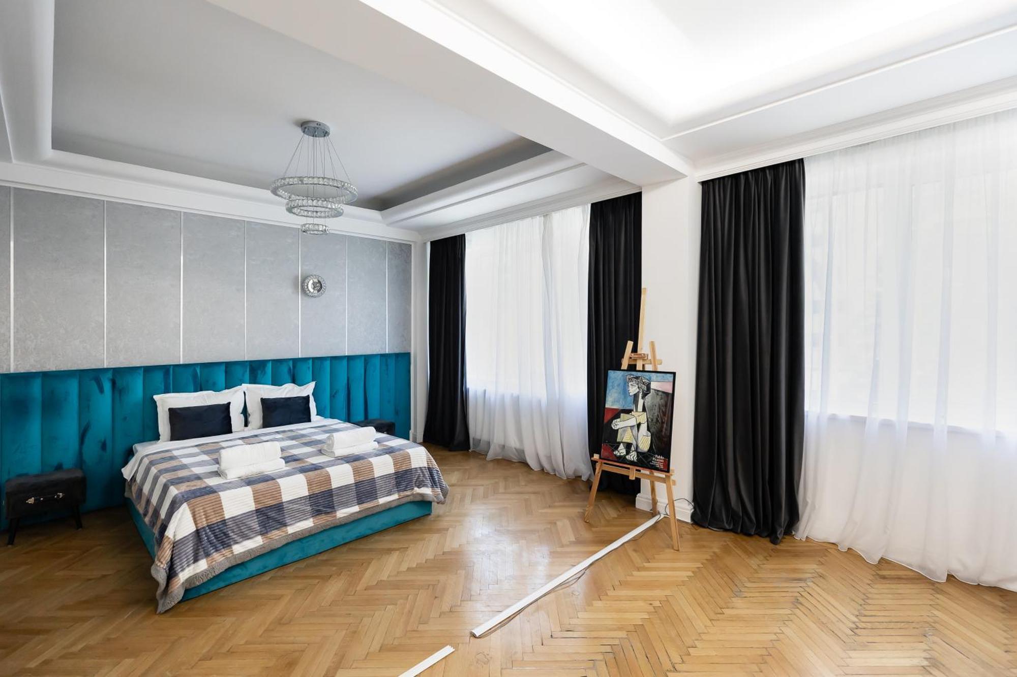 Central In Piata Romana Apartament Bucureşti